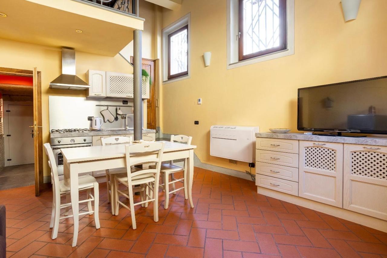 Cozy Classic Italian House Near Santa Croce, On The Lungarno Lägenhet Florens Exteriör bild